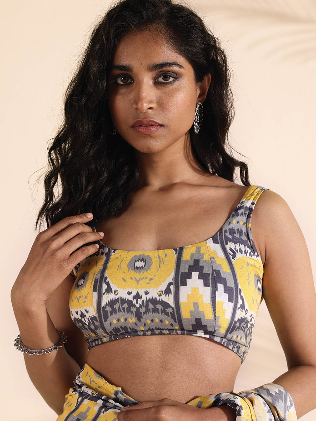 

trueBrowns Printed Sleeveless Saree Blouse, Yellow