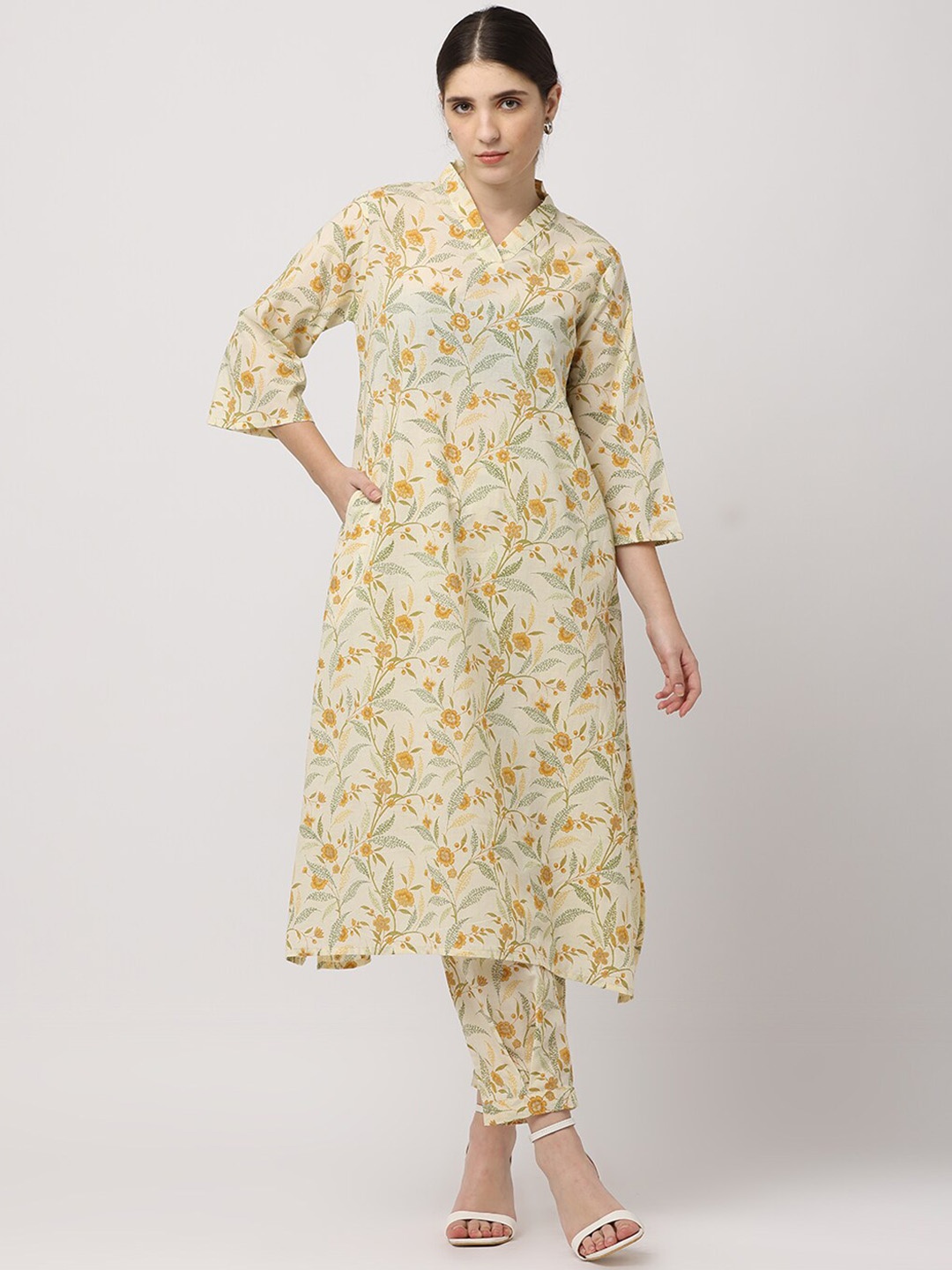 

BLACK & BLAH BLAH Women Relaxed Fit Floral Printed Pure Cotton Kurta Set, Yellow