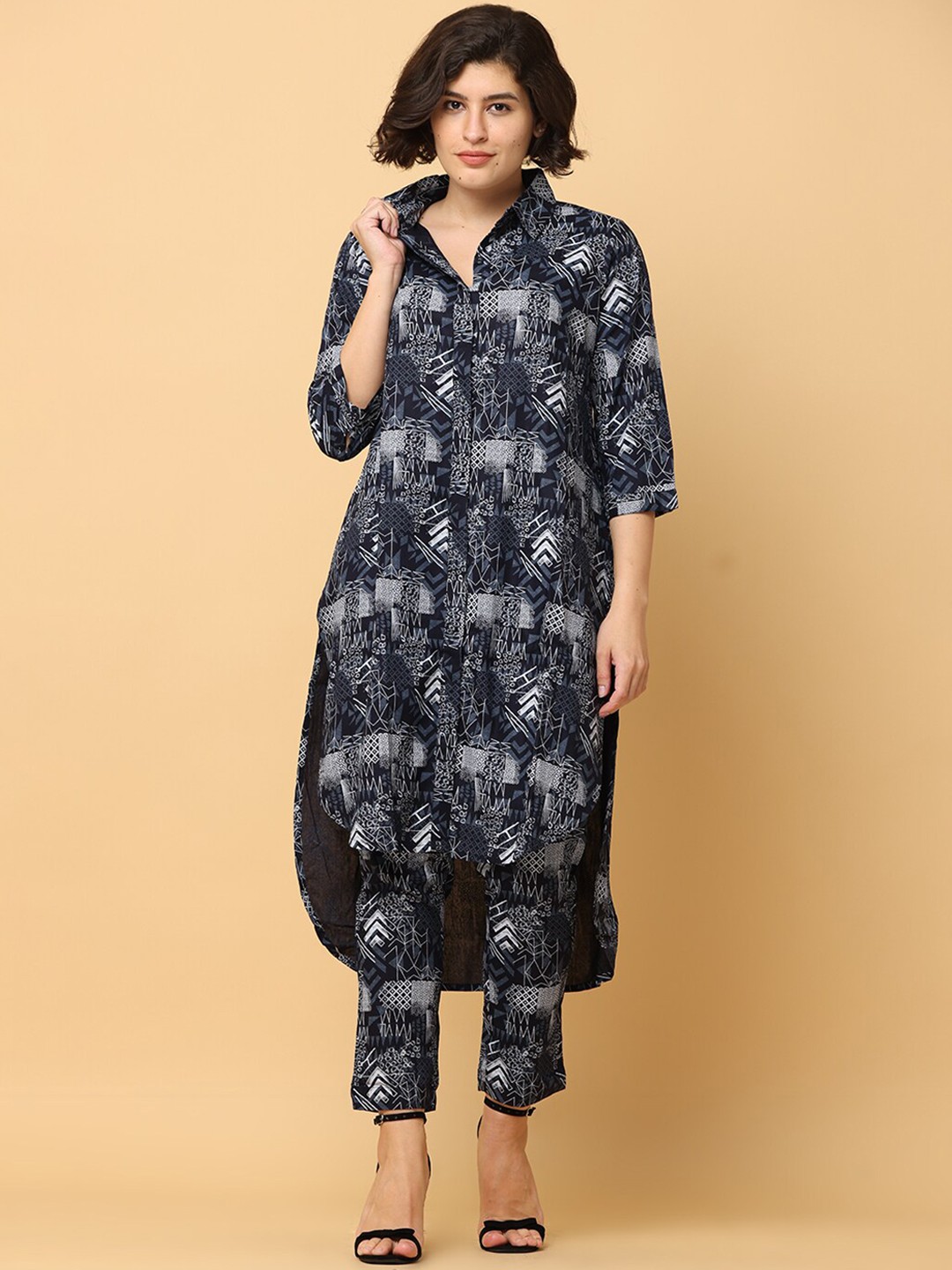 

BLACK & BLAH BLAH Women Printed Regular Kurta with Trousers