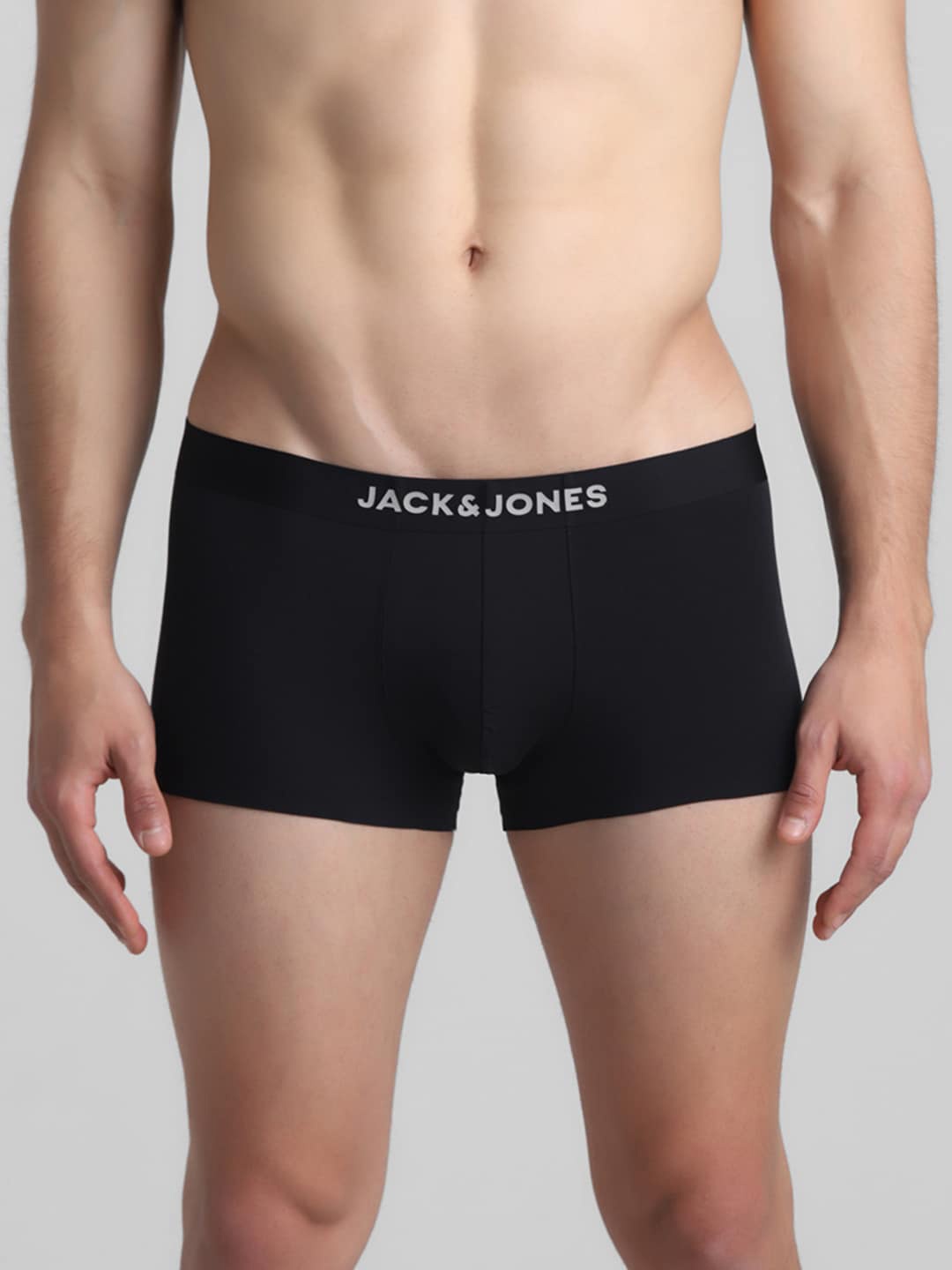 

Jack & Jones Mid-Rise Breathable Short Trunk 1353963001, Black