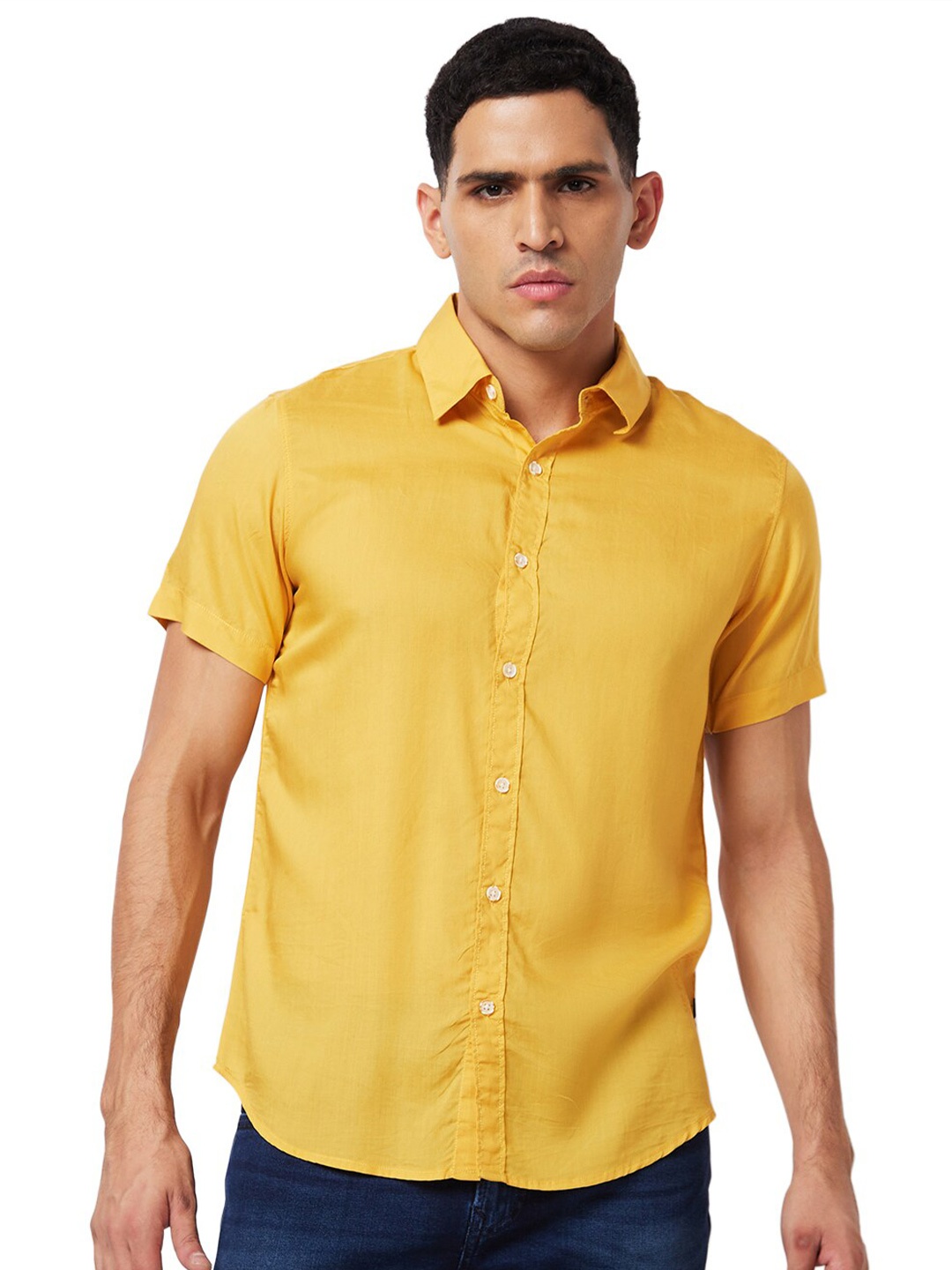 

SPYKAR Spread Collar Short Sleeves Slim Fit Cotton Casual Shirt, Yellow