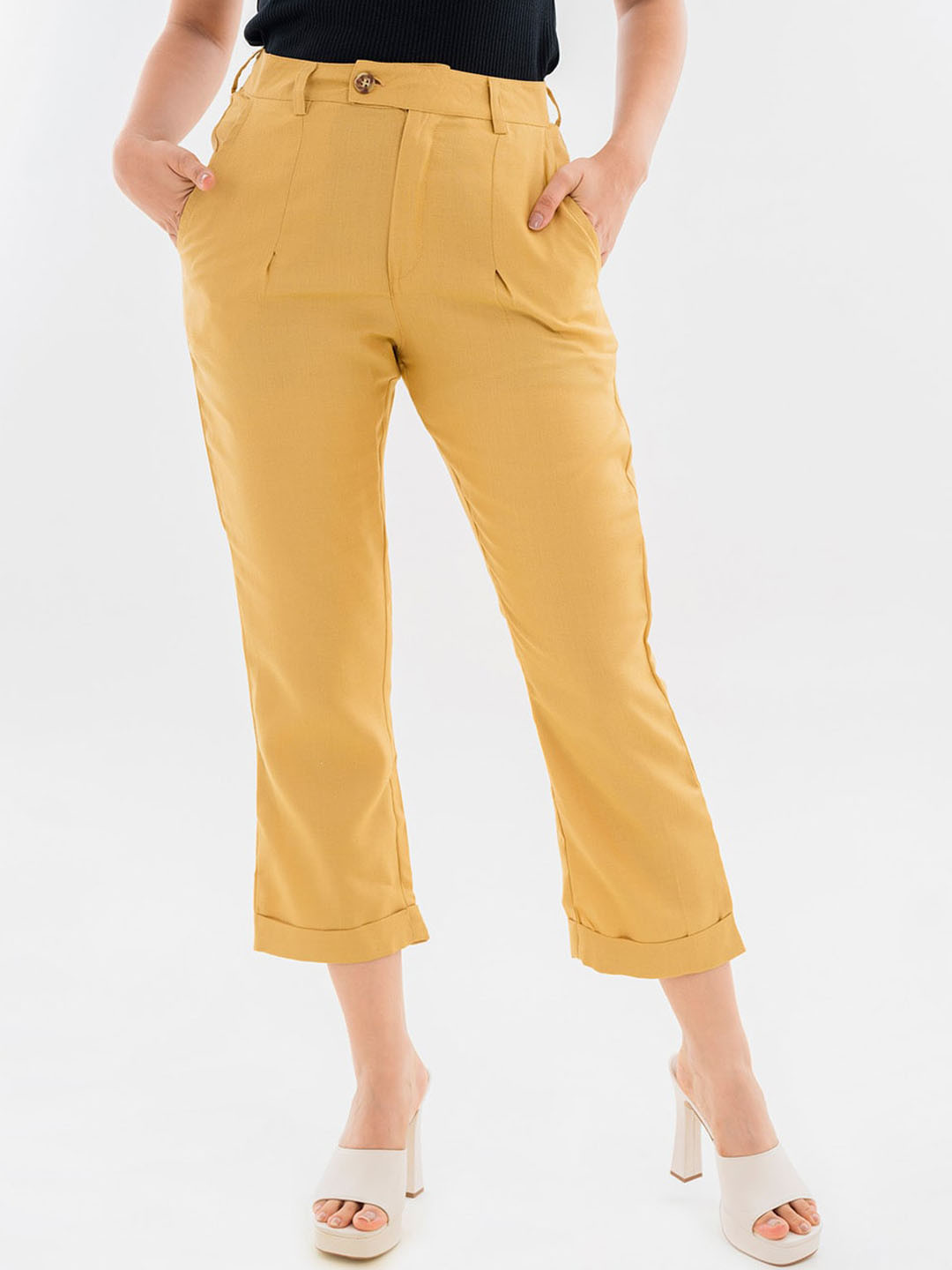 

Halff Grey Women Relaxed Straight Leg Mid Rise Cotton Pleated Cropped Cigarette Trousers, Beige