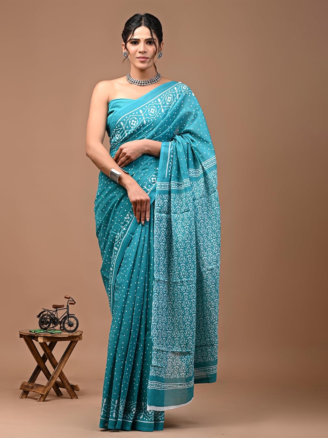 

NIKHILAM Polka Dot Pure Cotton Bagru Saree, Turquoise blue