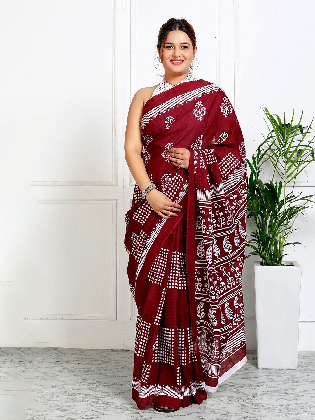 

NIKHILAM Ethnic Motifs Pure Cotton Block Print Saree, Maroon