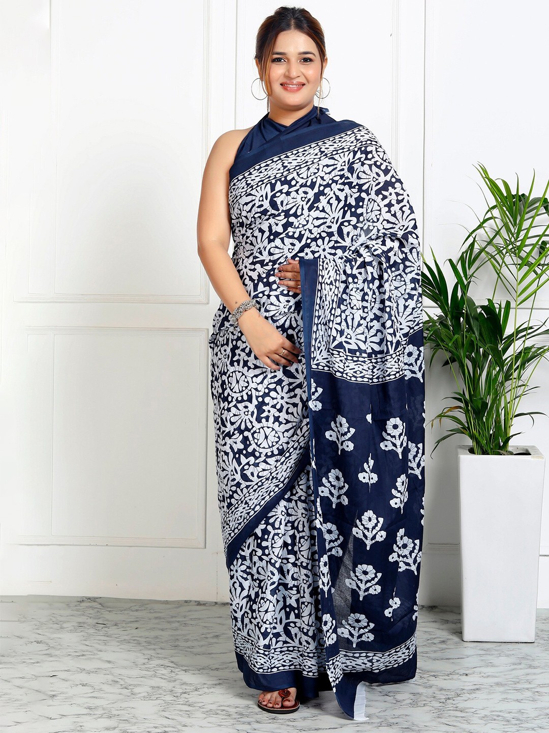 

NIKHILAM Ethnic Motifs Pure Cotton Block Print Saree, Blue