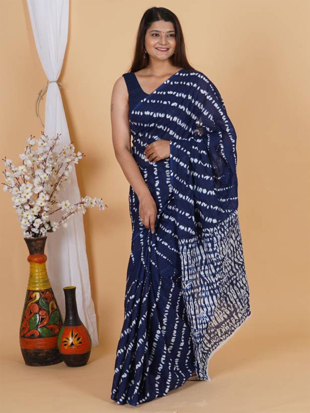 

NIKHILAM Tie and Dye Pure Cotton Bandhani Saree, Navy blue
