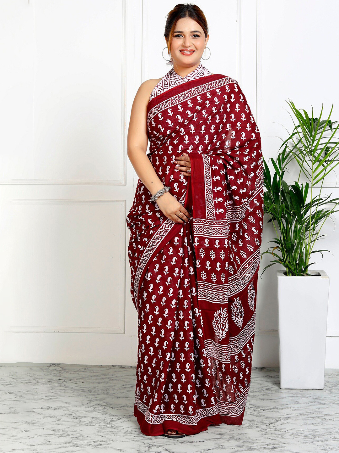 

NIKHILAM Ethnic Motifs Pure Cotton Block Print Saree, Maroon