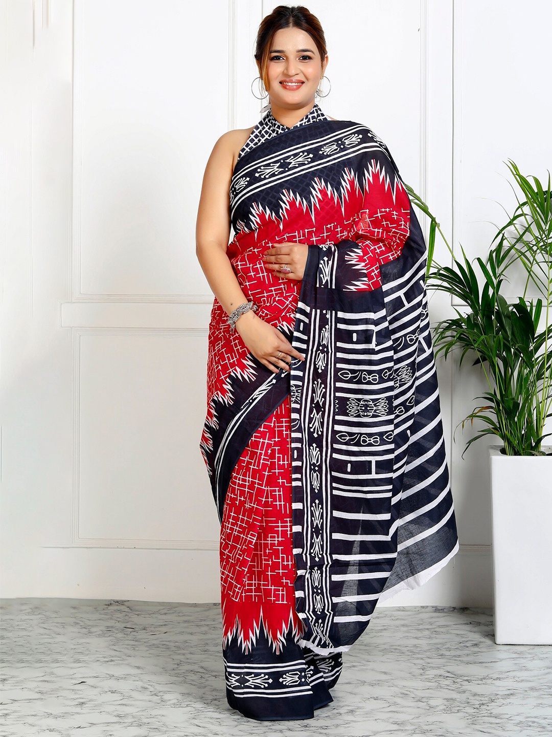 

NIKHILAM Pure Cotton Block Print Saree, Red