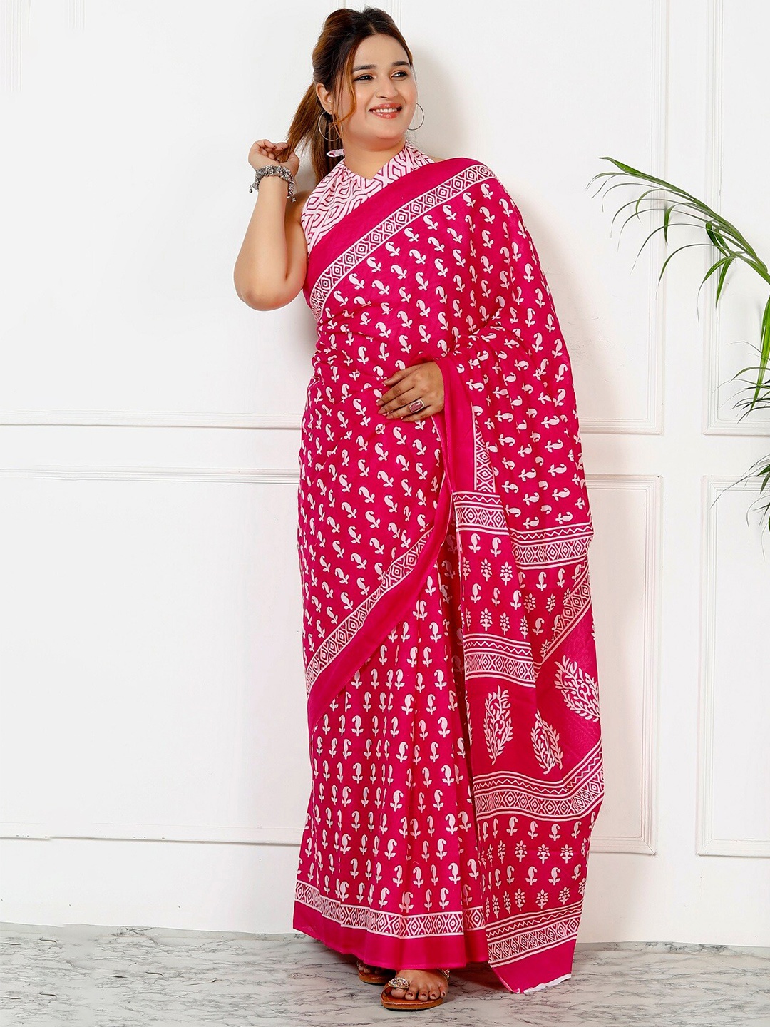 

NIKHILAM Ethnic Motifs Pure Cotton Ikat Saree, Pink