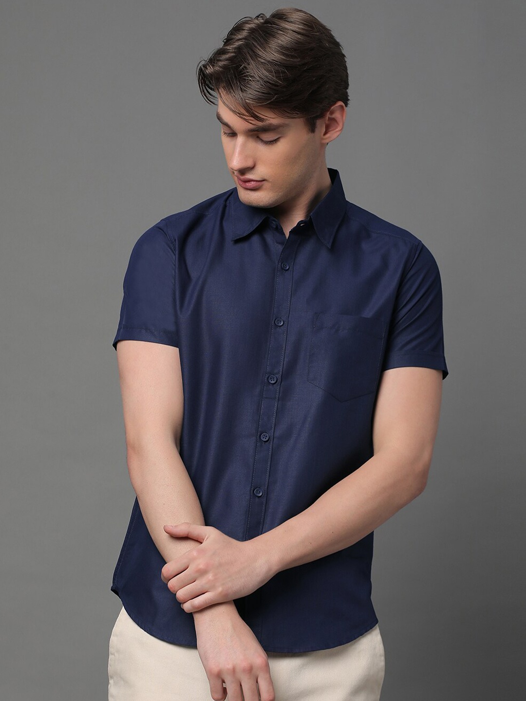 

Voroxy New Spread Collar Cotton Casual Shirt, Navy blue