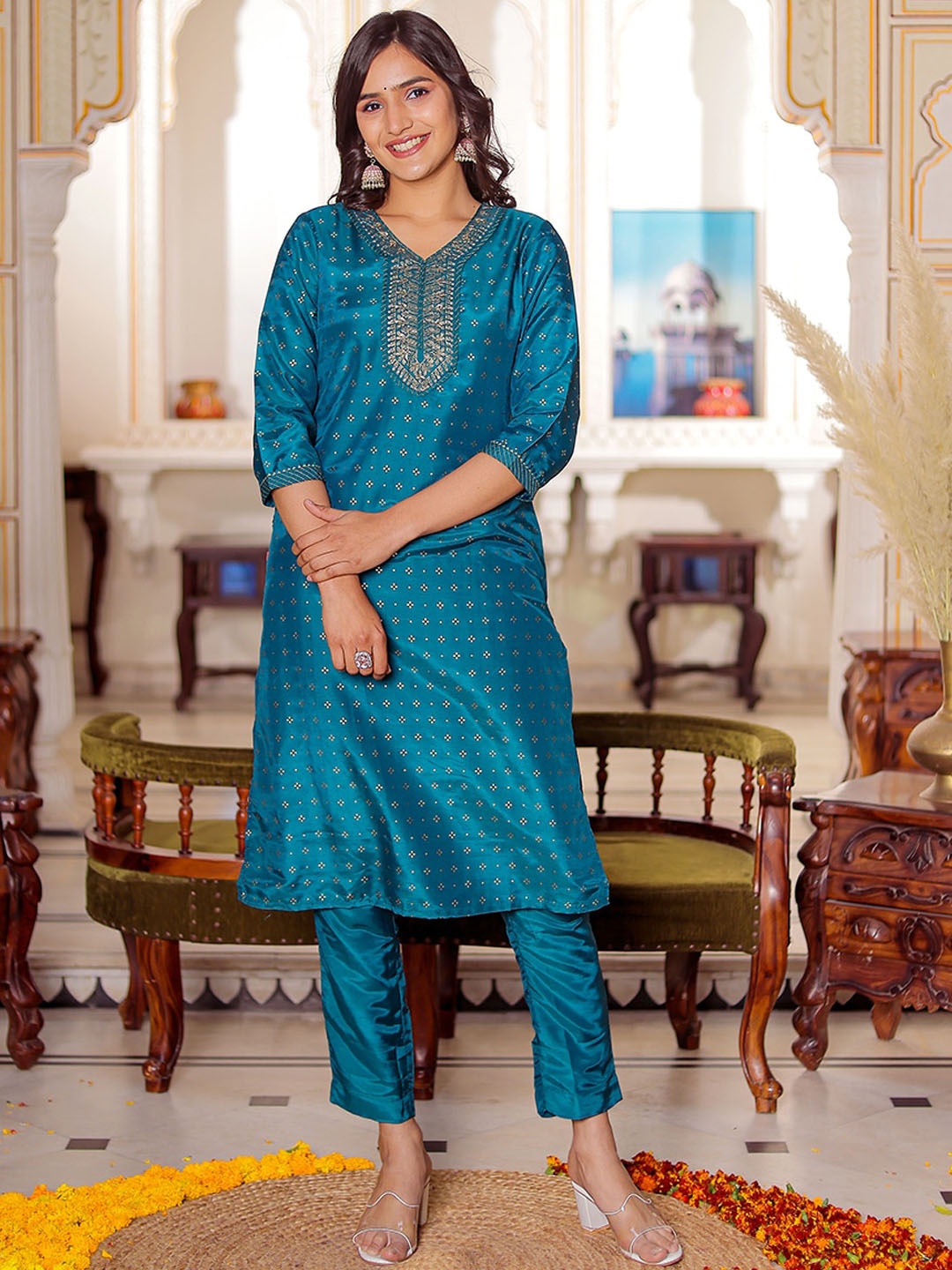 

Chandbaali Women Regular Sequinned Kurta with Trousers, Teal