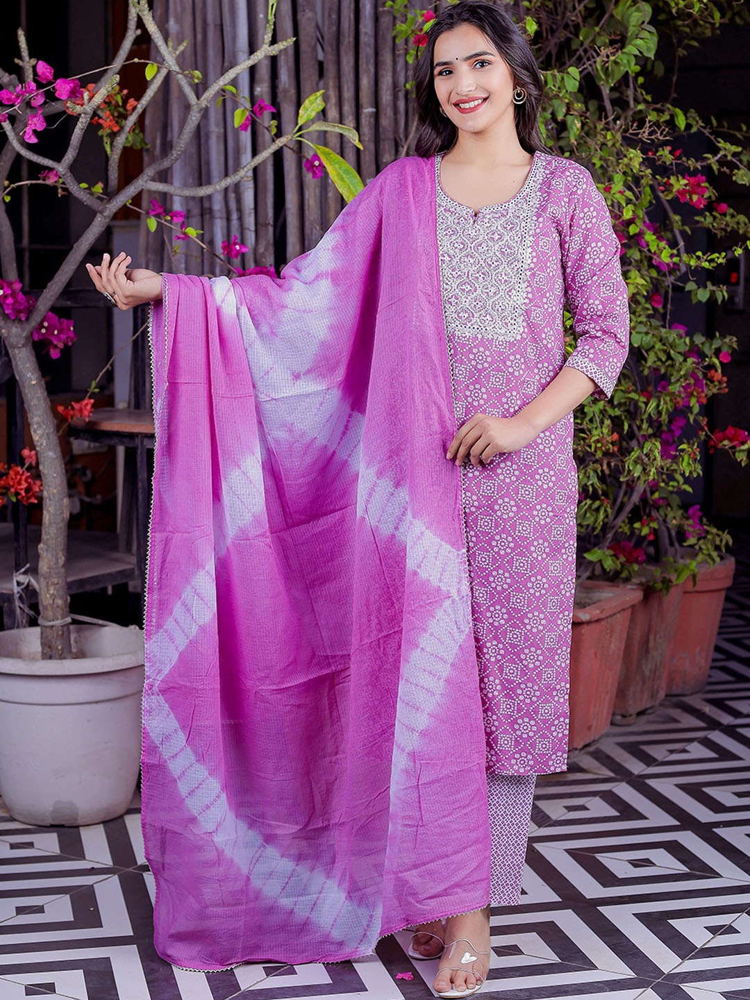 

Chandbaali Bandhani Print Sequinned Pure Cotton Straight Kurta with Trousers & Dupatta, Lavender