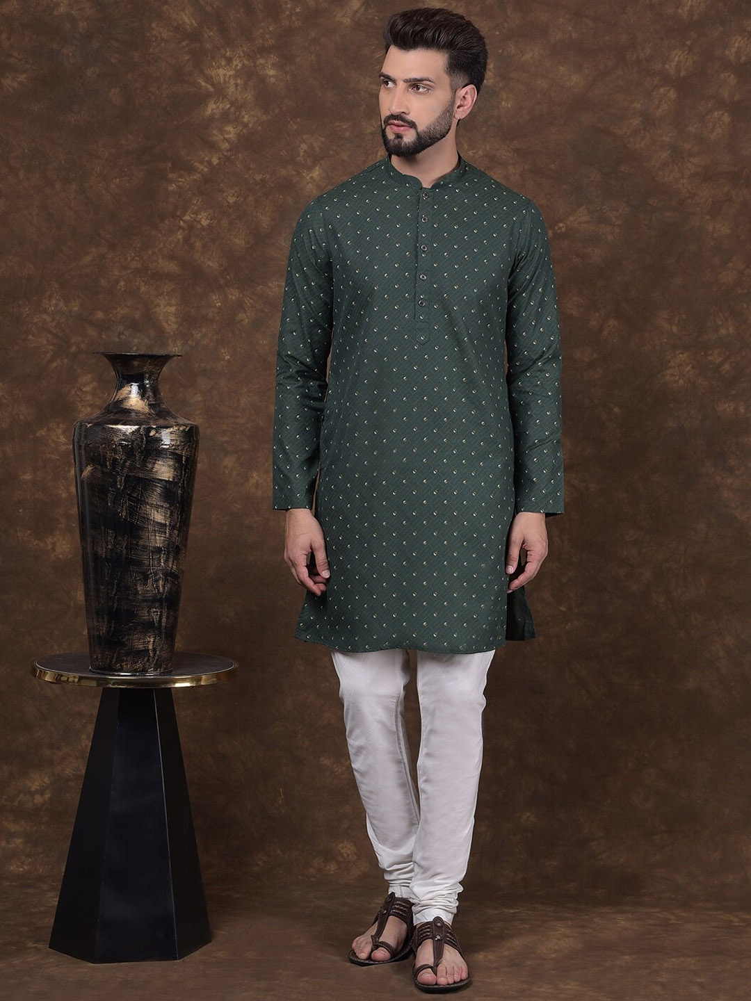 

DEYANN Men Printed Regular Pure Cotton Kurta with Churidar, Green