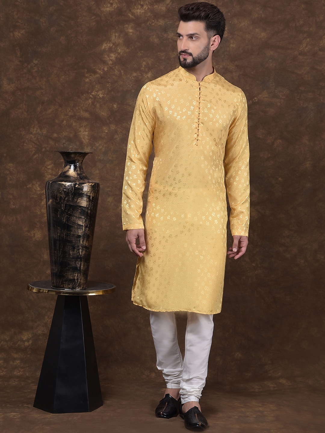 

DEYANN Men Regular Kurta with Churidar, Yellow