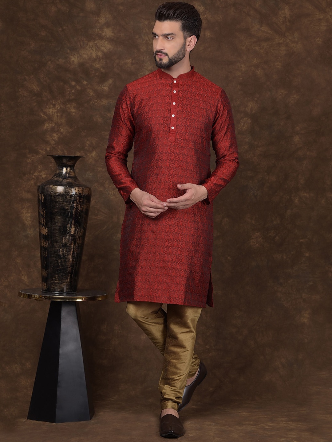 DEYANN Men Ethnic Motifs Regular Kurta with Churidar, Red