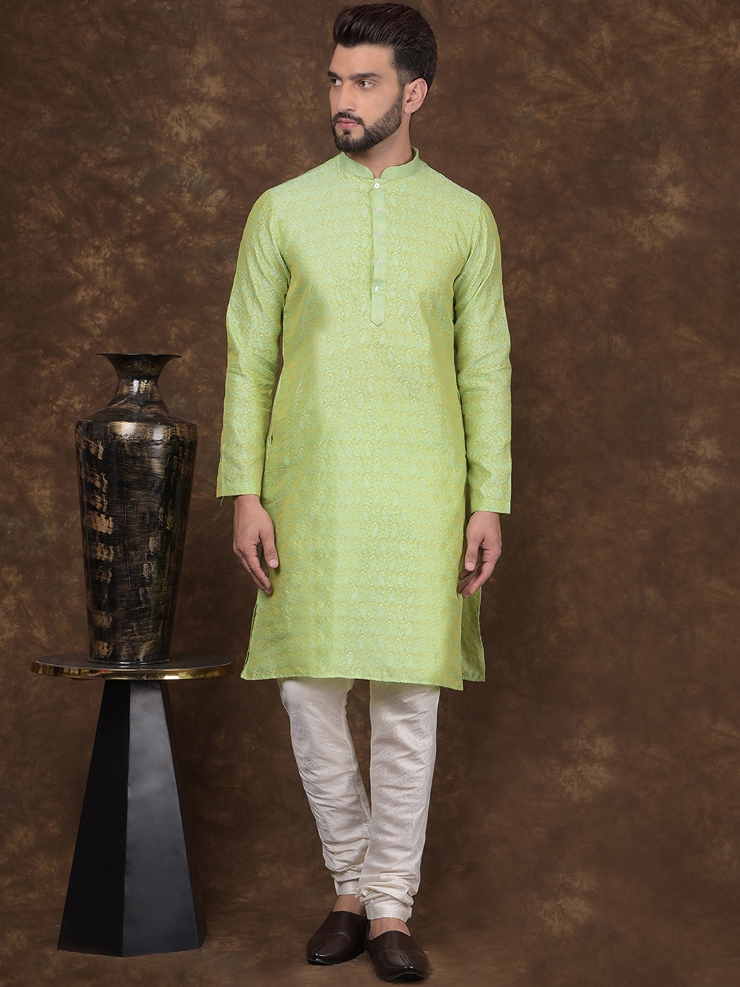 

DEYANN Men Regular Kurta with Churidar, Green