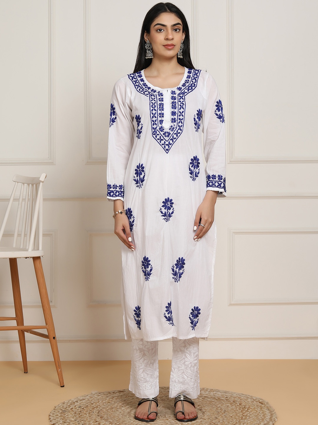 

HOUSE OF KARI Women Ethnic Motifs Embroidered Regular Chikankari Pure Cotton Kurta with Trousers, White