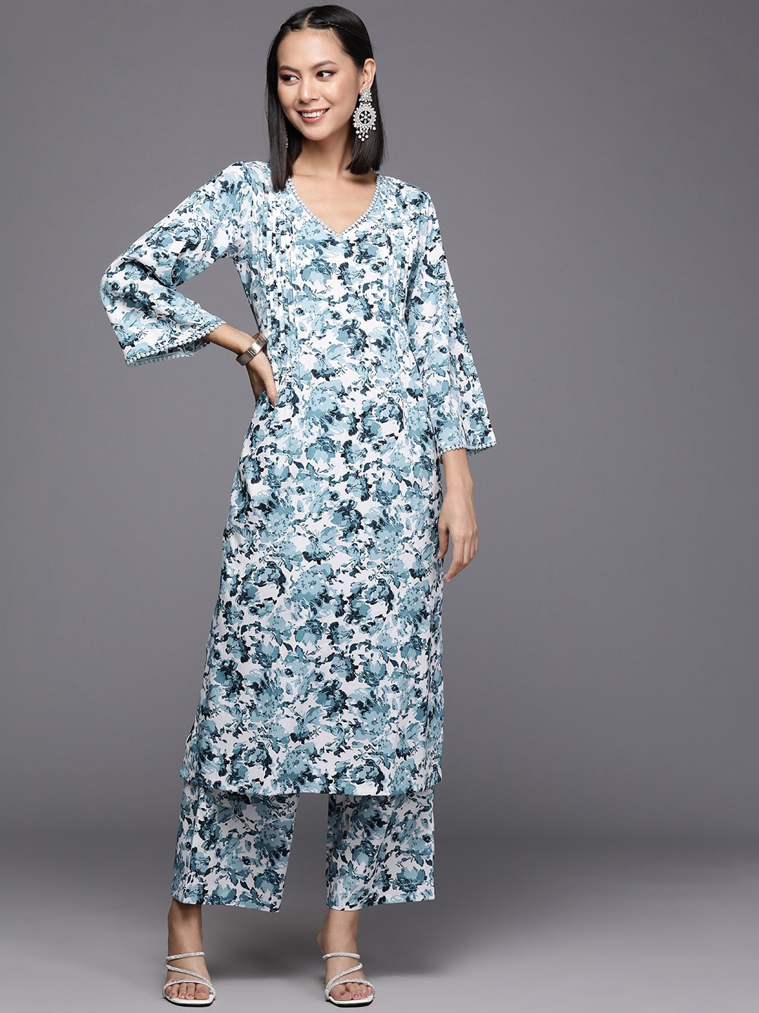 

Varanga Women Floral Printed Regular Kurta with Trousers, White