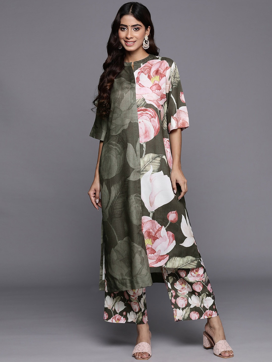 

Varanga Floral Printed Mandarin Collar A-Line Kurta with Palazzo, Olive