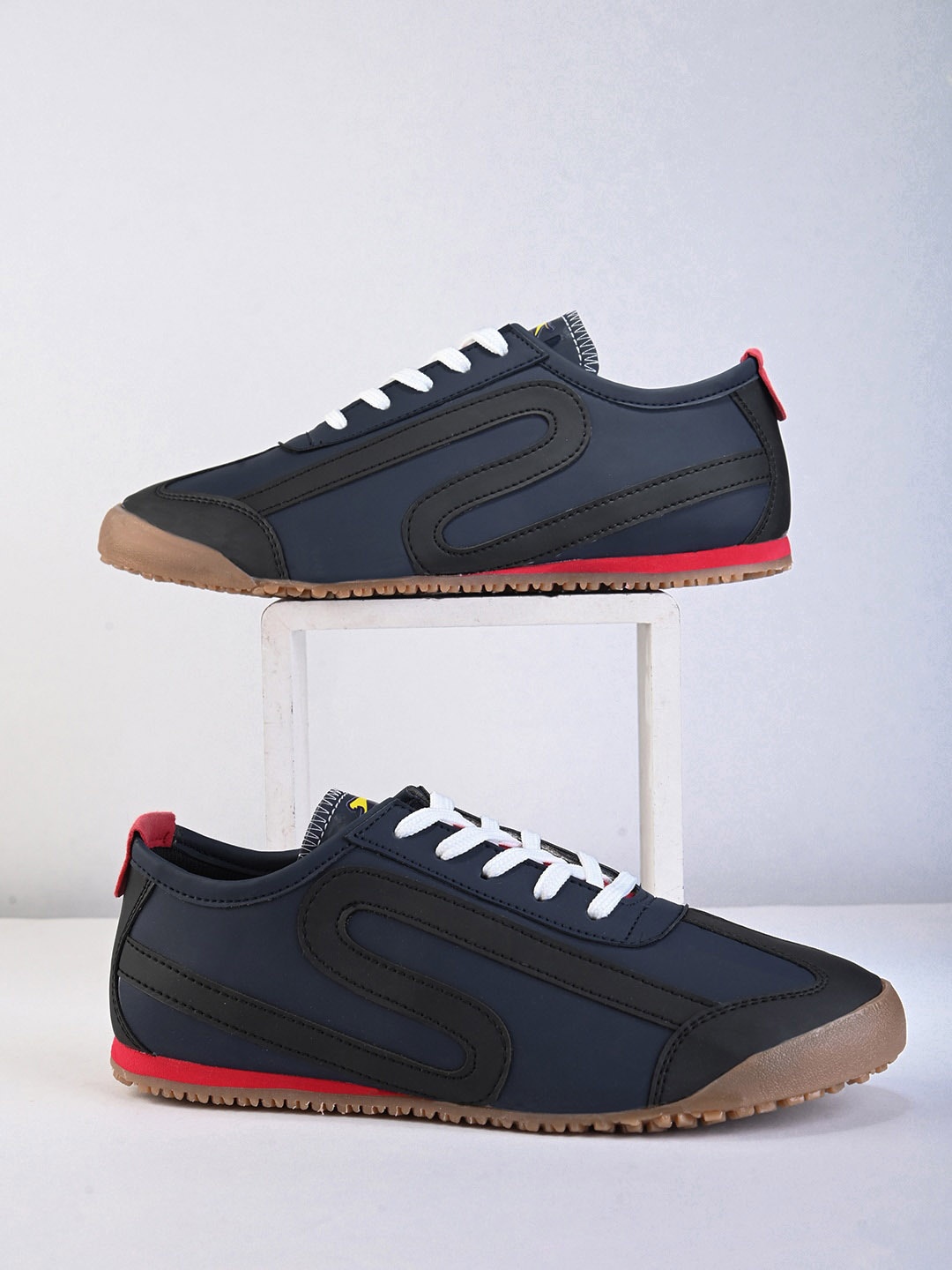 

Slazenger Men Woven Design Casual Sneakers, Blue