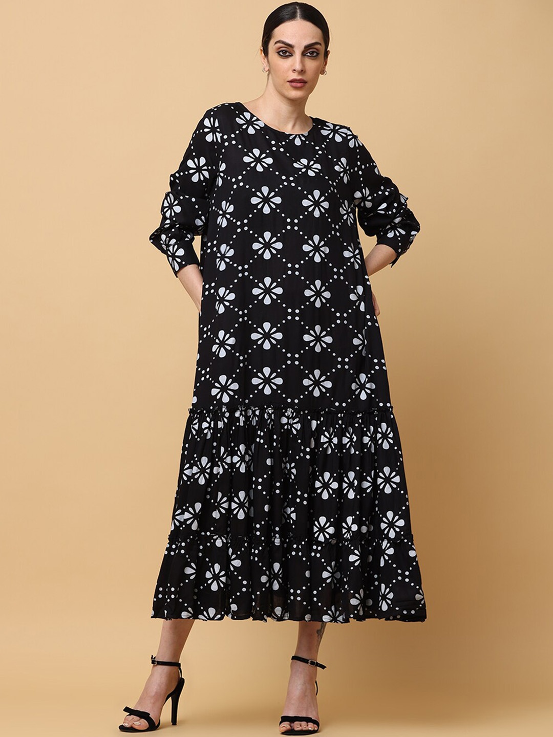 

BLACK & BLAH BLAH Relaxed Fit Floral Printed Tiered Liva Monochrome Midi Dress