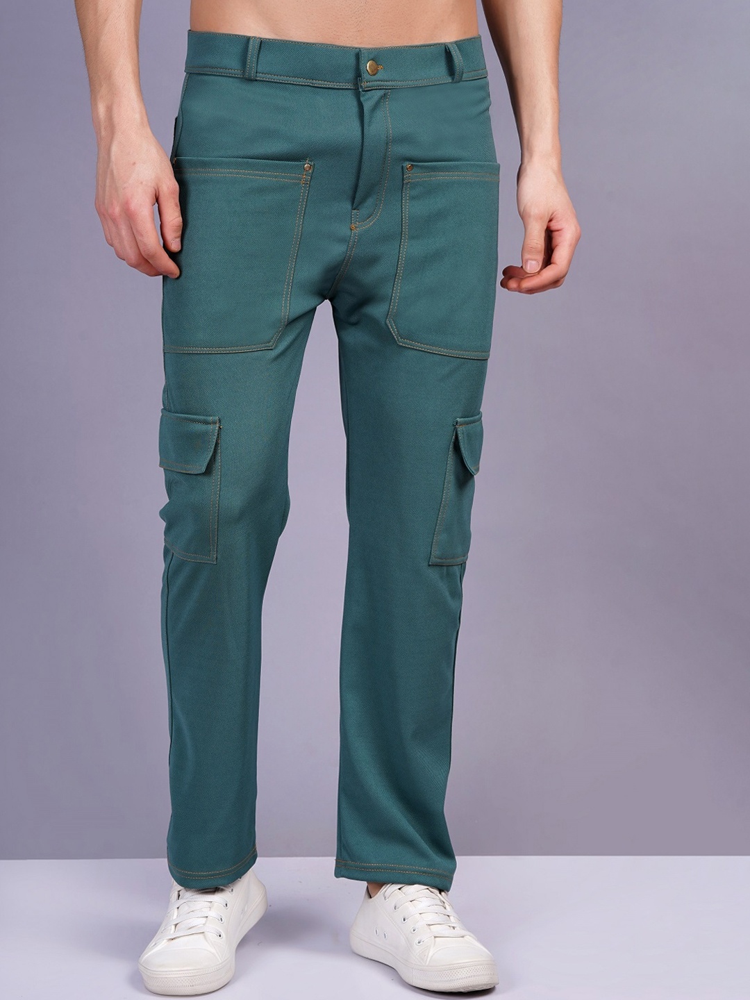 

WE PERFECT Men Relaxed Fit Twill Cargos Trousers, Green