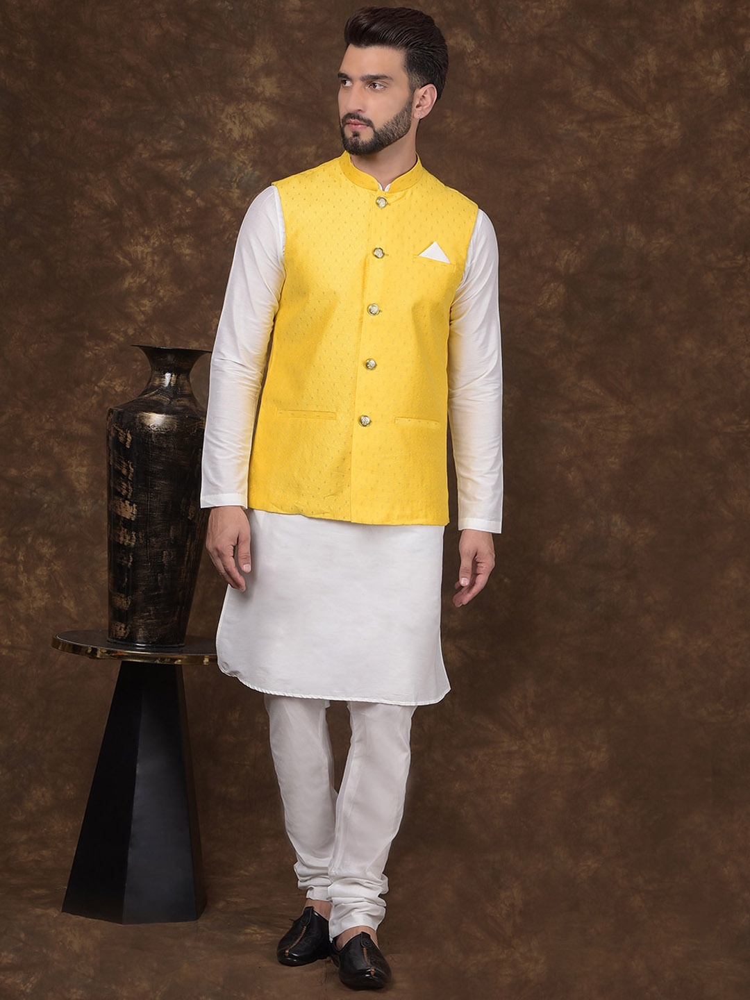 

DEYANN Men Regular Kurta with Churidar, Yellow