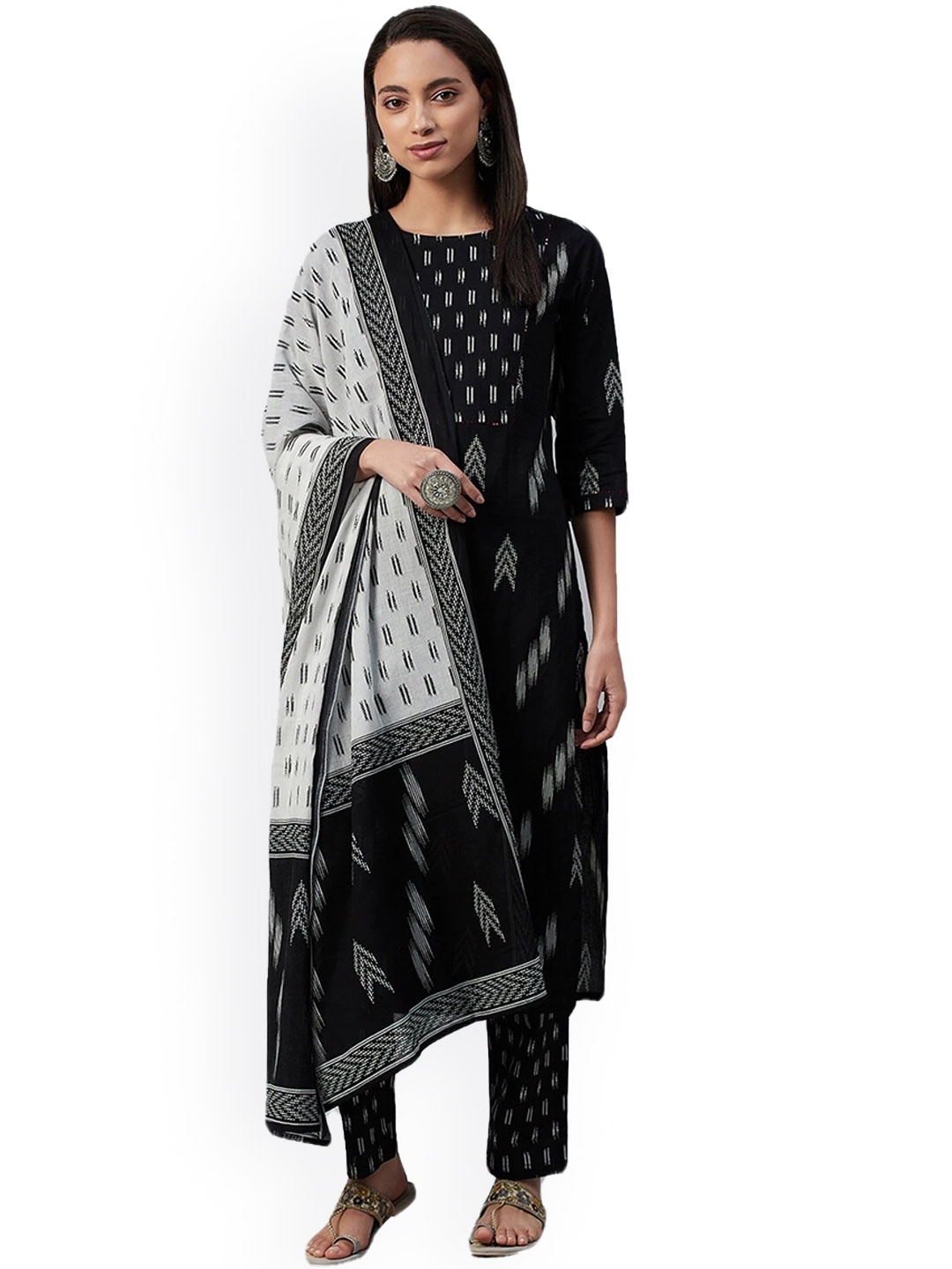 

Amayra Women Floral Printed Pure Cotton Kurta With Trouser & Dupatta, Black