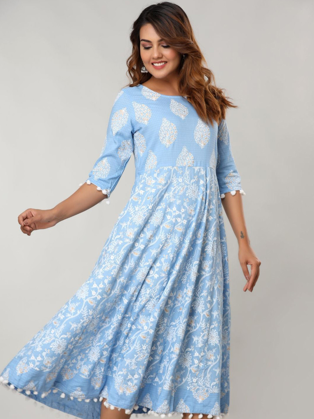 

Amayra Women Women Floral Printed Anarkali Kurta, Blue