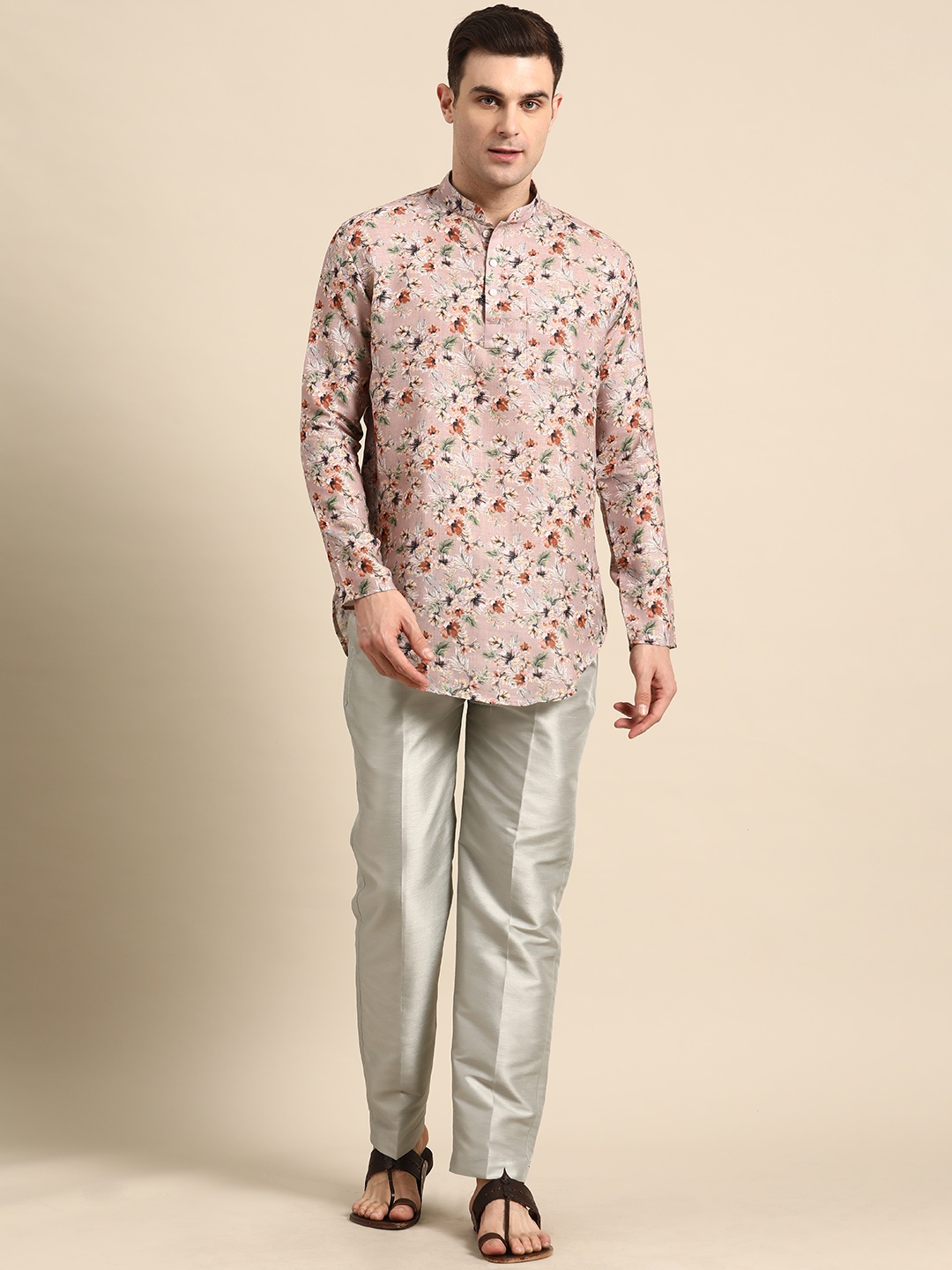 

Sayisha Men Floral Printed Kurta with Trousers, Mauve