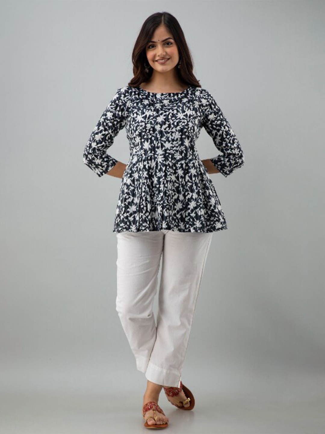 

BAIRAJ Floral Printed Round Neck Ethnic A-Line Top, Black