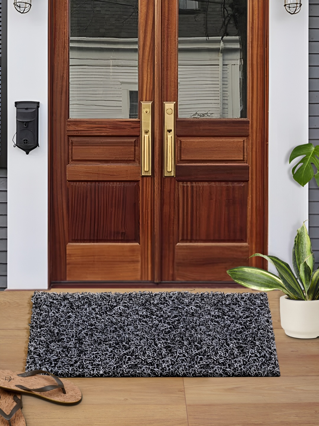 

Aura Black Textured Anti-Skid Doormats