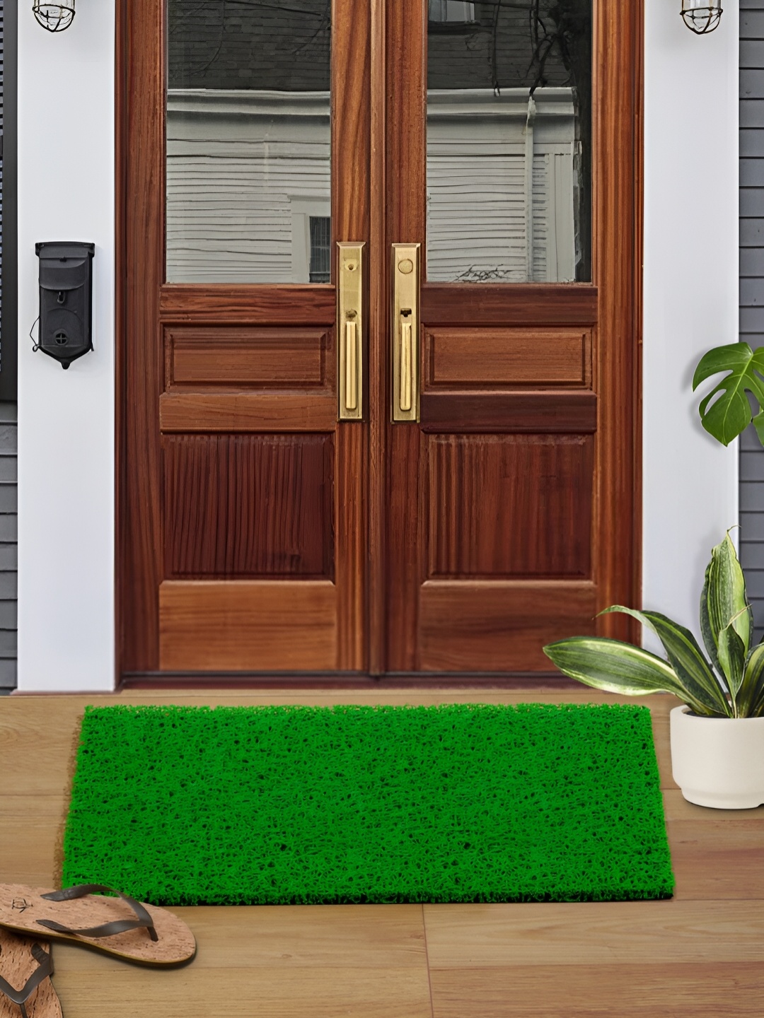 

Aura Green & Black Textured Anti-Skid Doormats