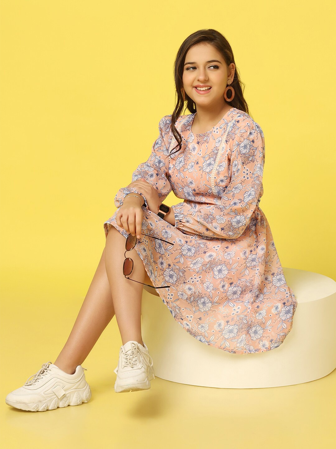 

FASHION DREAM Girls Floral Printed Puffed Sleeves Chiffon Fit & Flare Dress, Peach