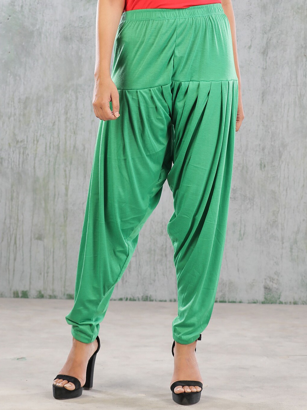 

BAESD Loose-Fit Mid-Rise Patiala, Green