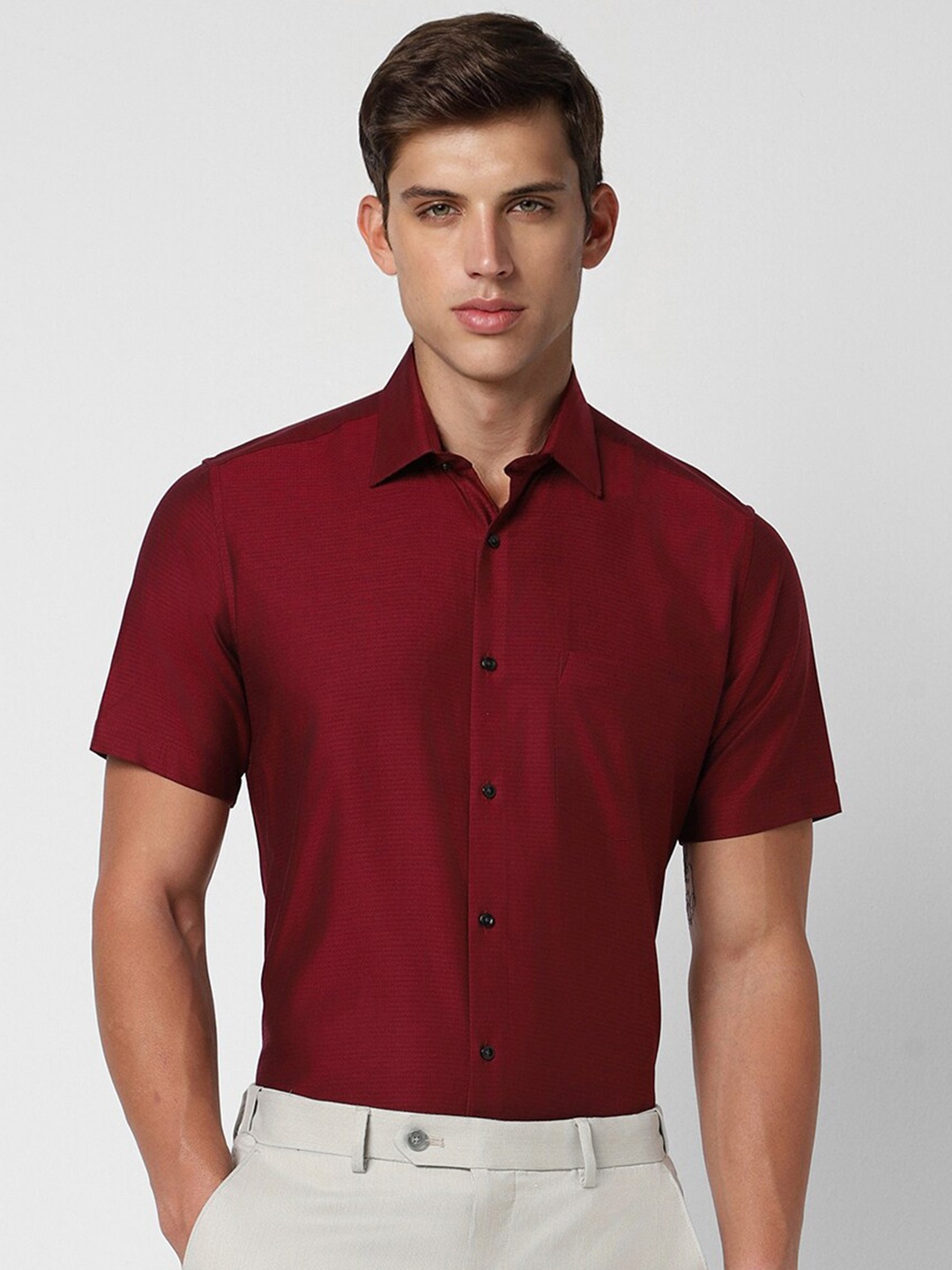 

Van Heusen Cotton Spread Collar Short Sleeves Opaque Casual Shirt, Red