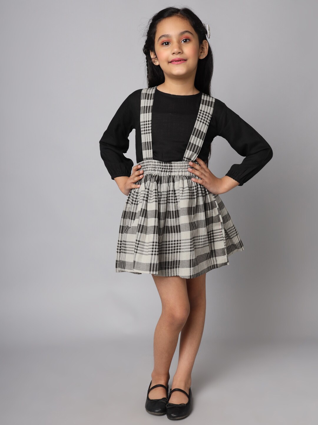 

FABRIC FITOOR Girls Checked Cotton Pinafore Dress, Grey