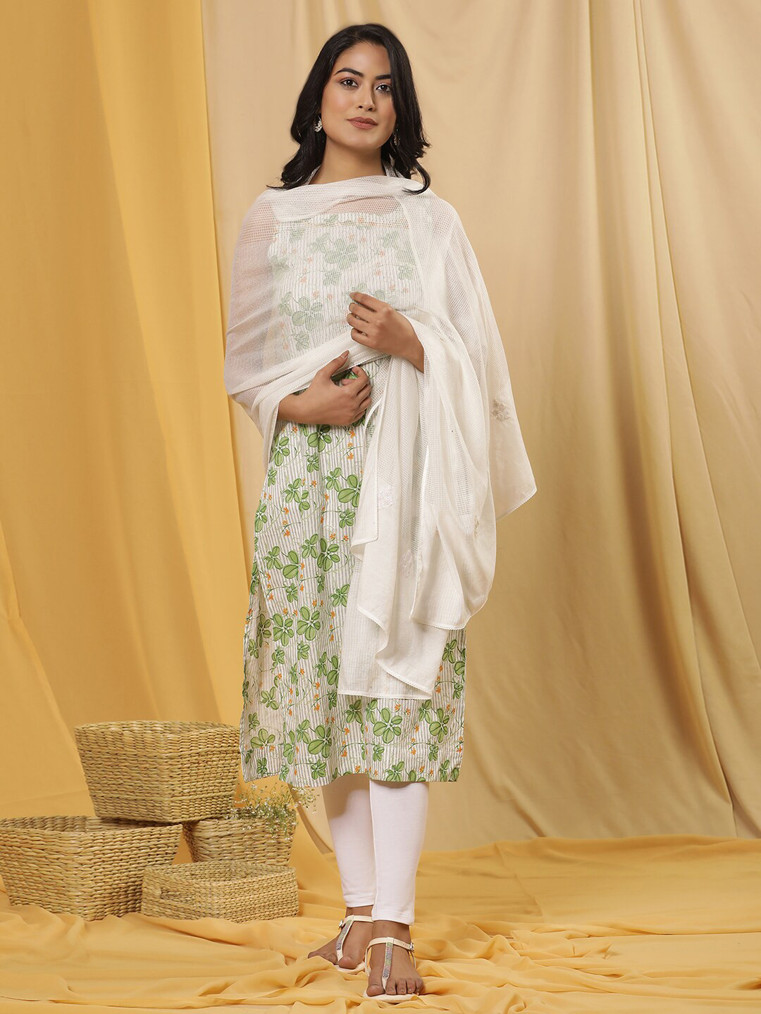 

W Dupatta, Off white