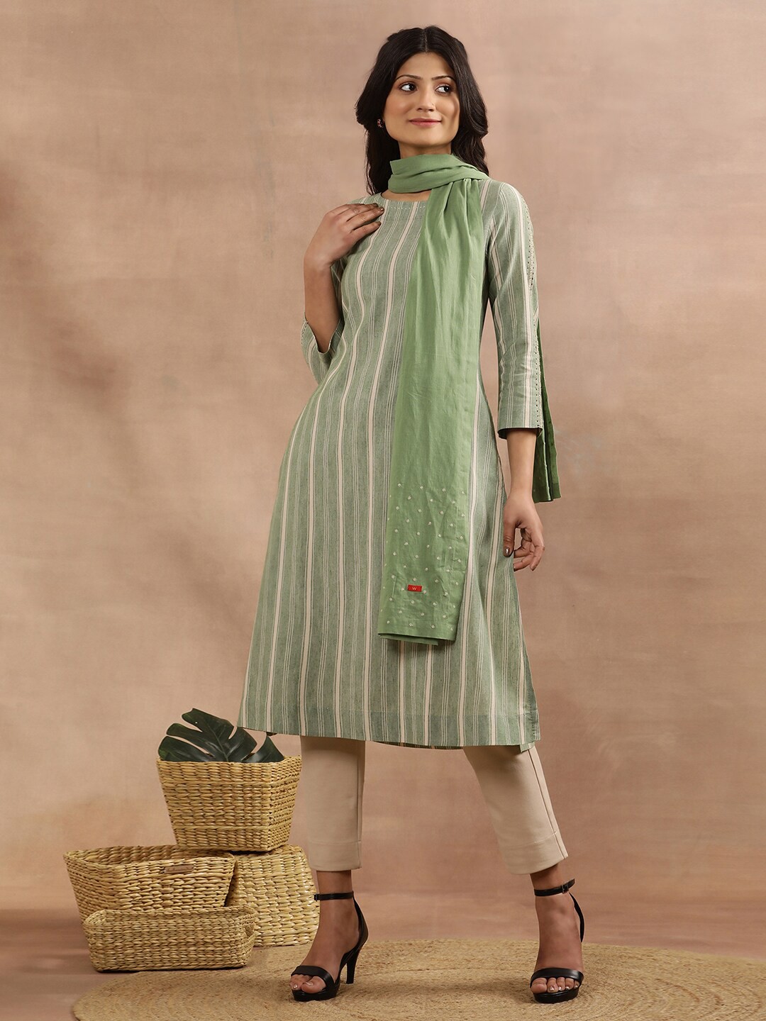 

W Dupatta with Thread Work, Green