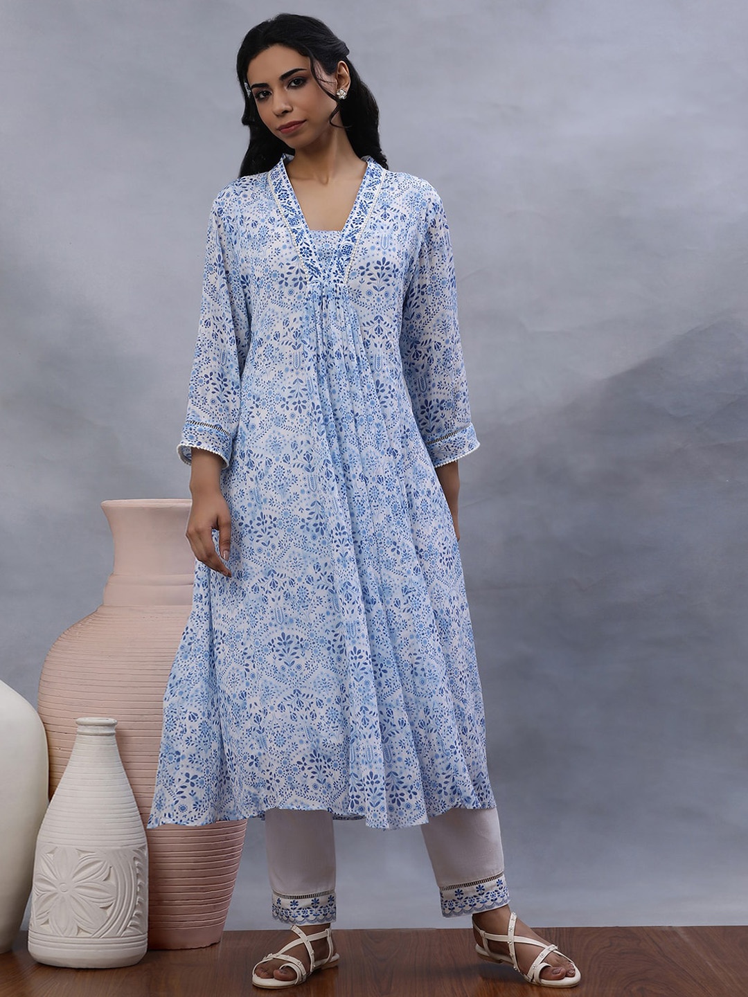 

W Women Ethnic Motifs Embroidered Flared Sleeves Gotta Patti Anarkali Kurta, White