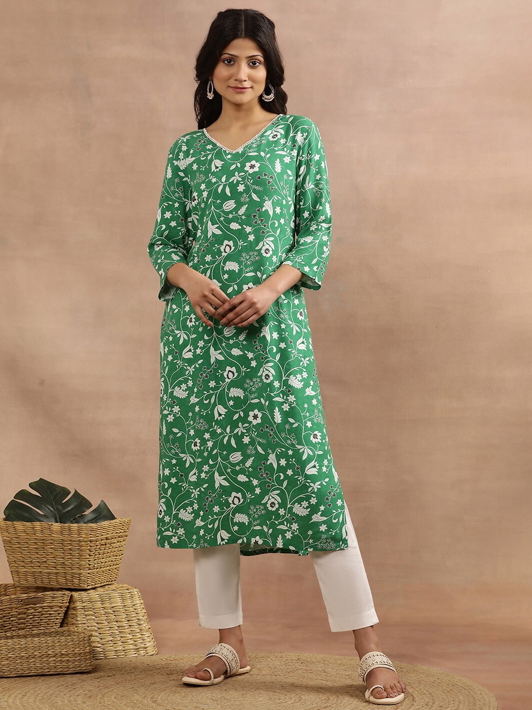 

W Floral Printed V-Neck Straight Kurta, Green