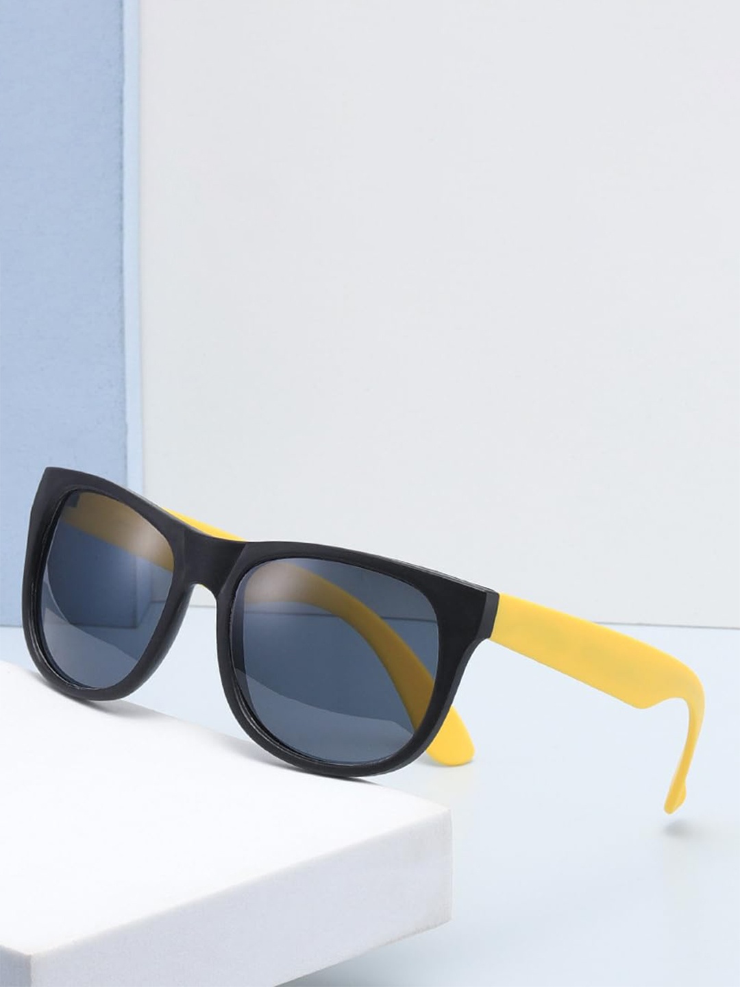 

SYGA Women Square Sunglasses with UV Protected Lens, Black