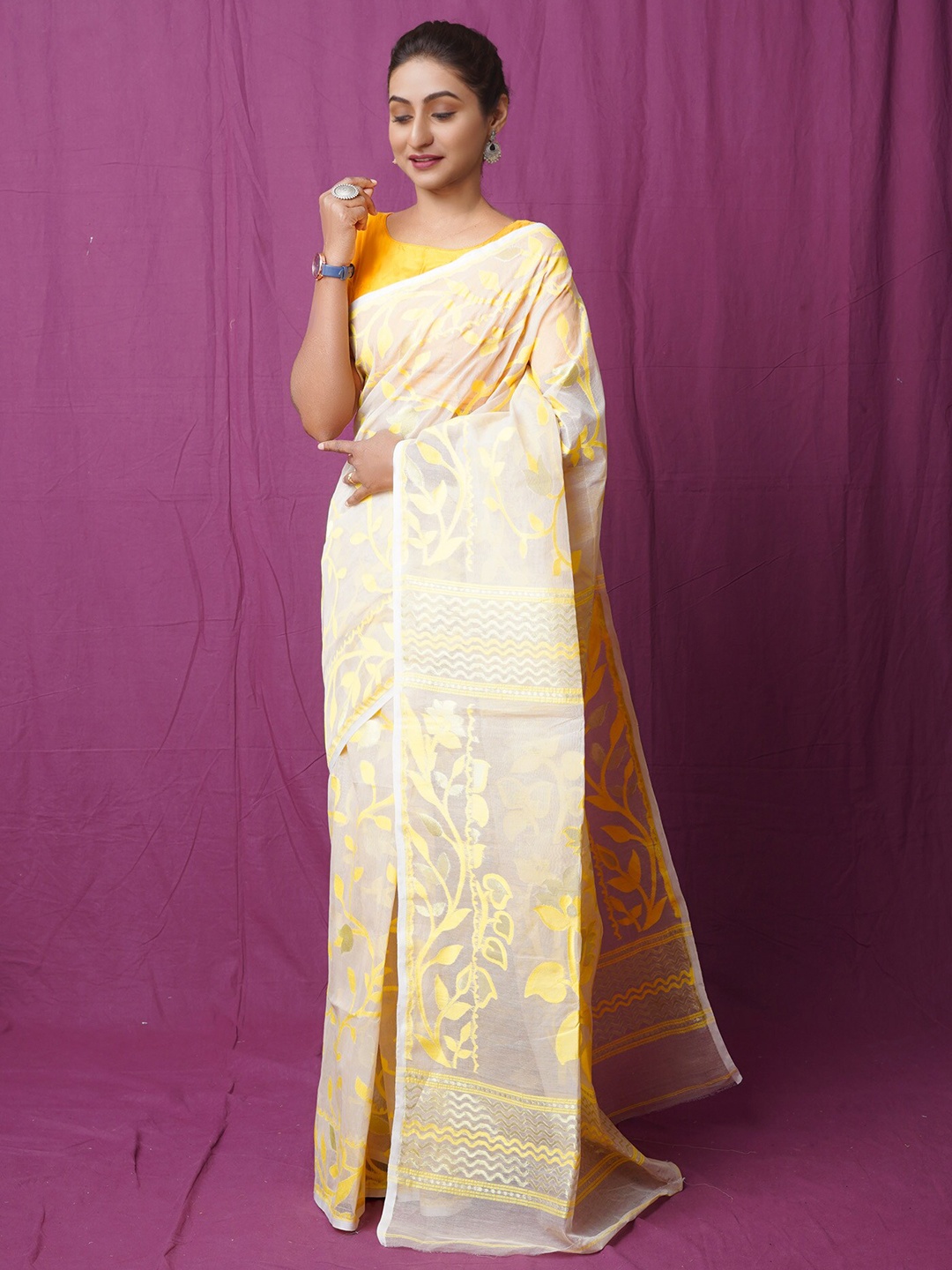 

Unnati Silks Ethnic Motifs Pure Cotton Handloom Jamdani Saree, Cream