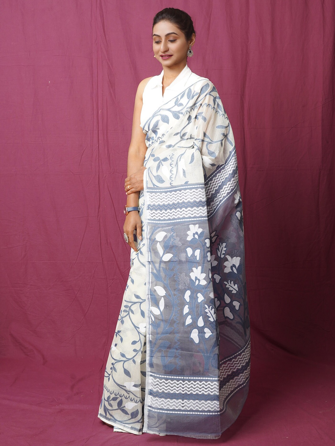 

Unnati Silks Ethnic Motifs Pure Cotton Handloom Jamdani Saree, Cream