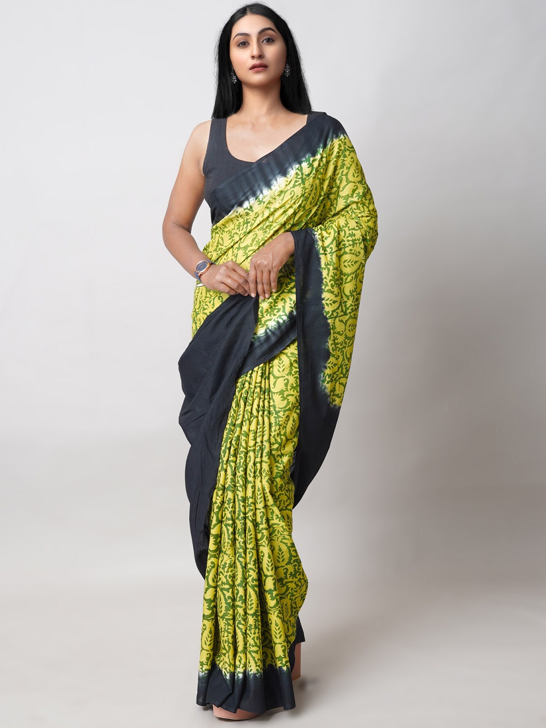

Unnati Silks Ethnic Motifs Handloom Block Print Saree, Green
