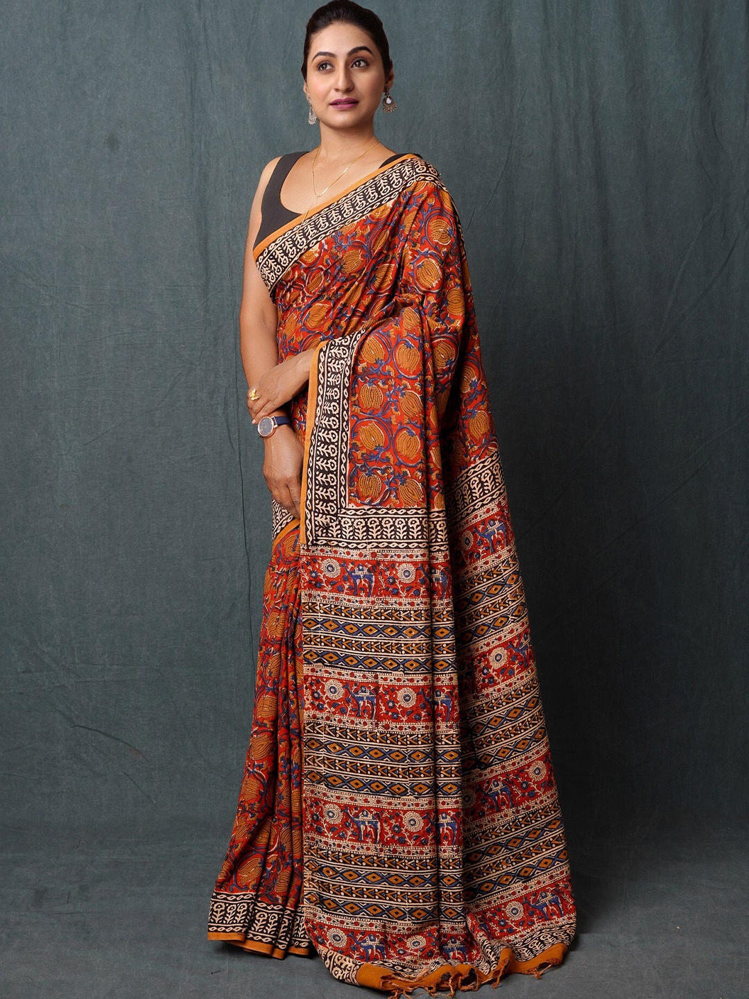 

Unnati Silks Ethnic Motifs Silk Blend Handloom Bagru Saree, Red
