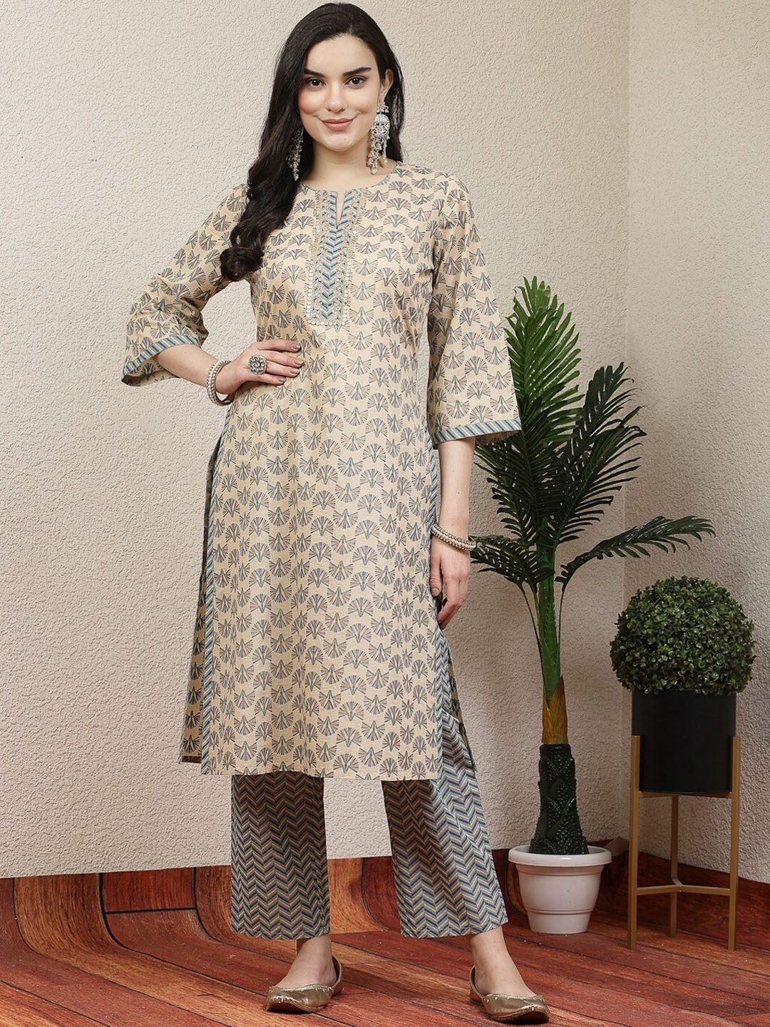 

Nayam By Lakshita Ethnic Motifs Printed Regular Sequinned Kurta with Trousers, Blue