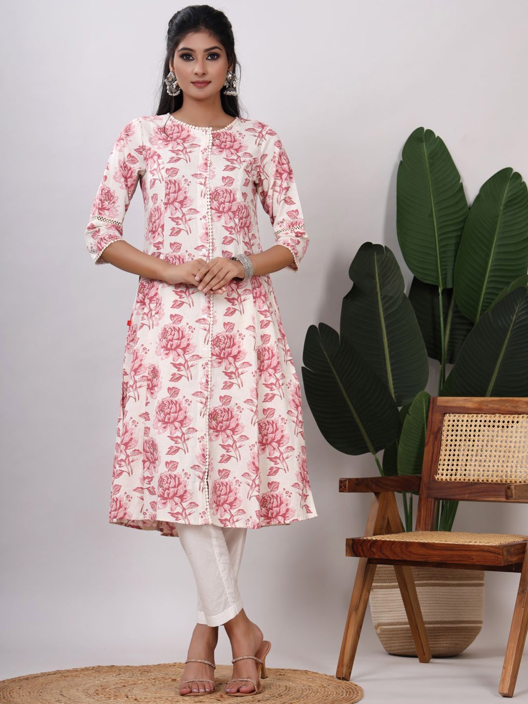 

VASVI Floral Printed Round Neck Cotton A-Line Kurta, Pink