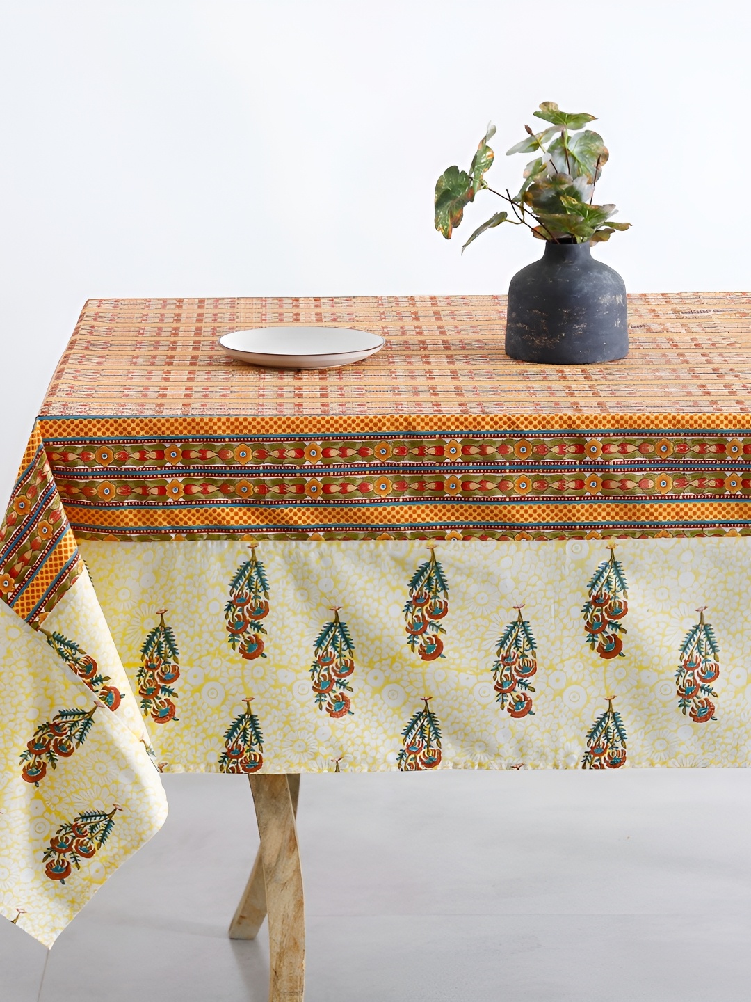 

TARAN LIVING Orange Floral Cotton 6-Seater Table Cover