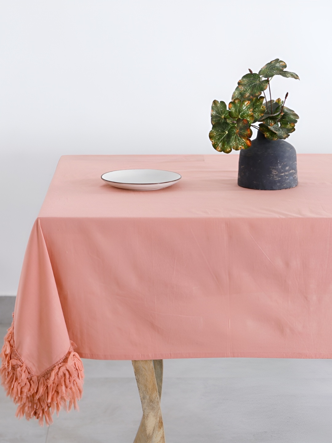 

TARAN LIVING Pink Cotton 4-Seater Table Cover